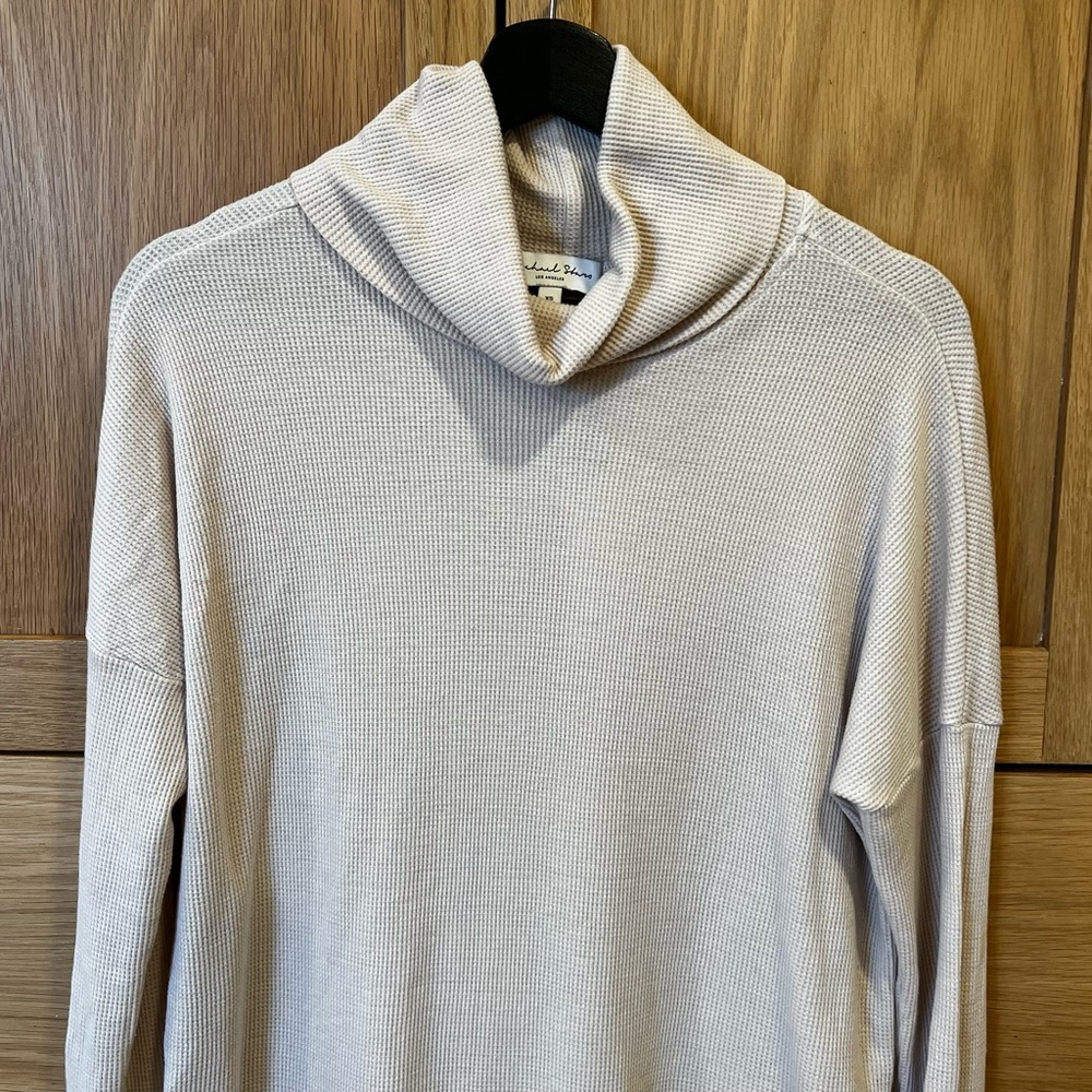 Michael Stars Marcy Thermal Cowl Neck Tunic Top Stucco Size XS NWT Neutral Cozy - Picture 2 of 6
